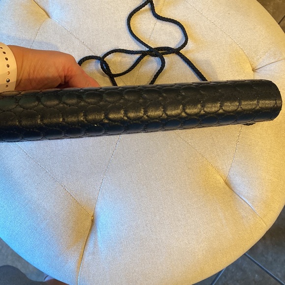 Black clutch or has strap. Excellent condition! - Picture 8 of 10